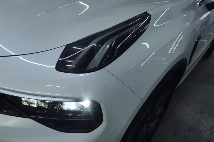 Used Lynk & Co 01 2023 2.0TD Two-Wheel Drive Pro Trim Left Front Headlight