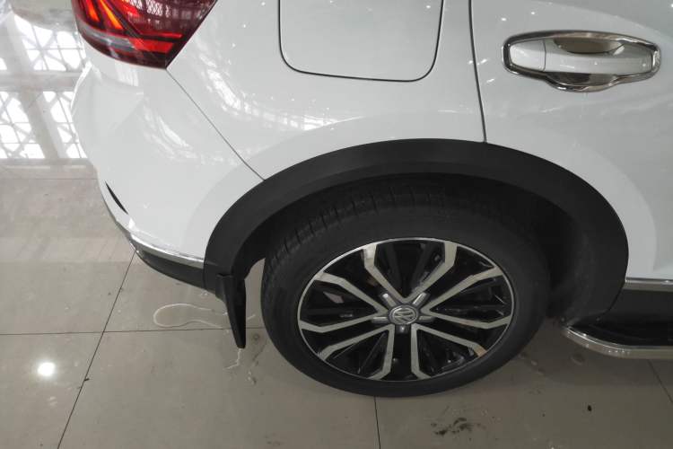 Used Volkswagen T-ROC 2019 280TSI DSG Two-Wheel Drive Comfort Version China VI Standard Right Rear Wheel Hub