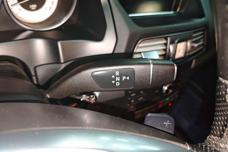 Used Mercedes-Benz E-Class 2016 E 200 Coupe Dynamic Edition Gear Lever
