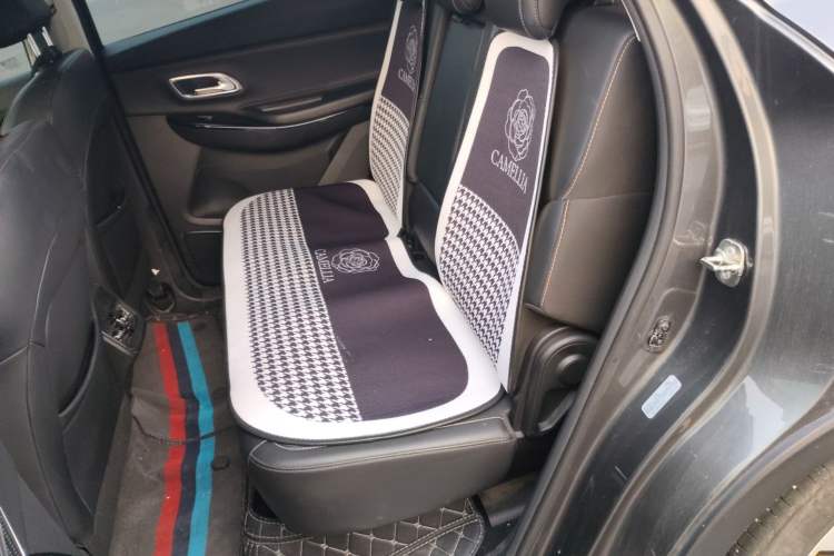 Used CHANGAN OSHAN X7 PLUS 2023 Enjoy Edition 1.5T Automatic Prestige 7-Seater Left Rear Seat