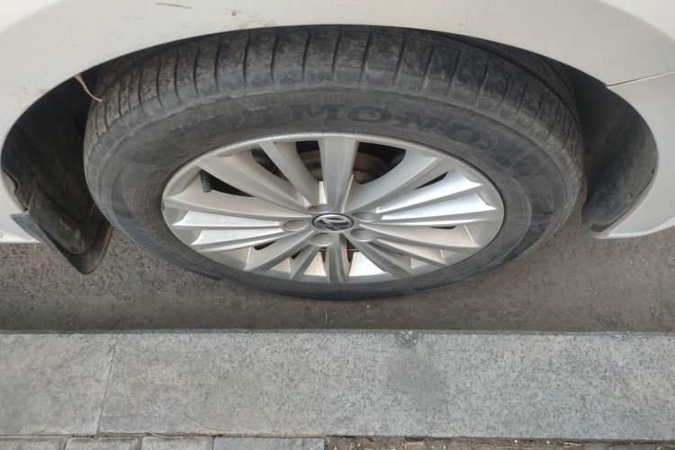 Used Volkswagen Gran Lavida 2013 1.6L Manual Comfort Model
