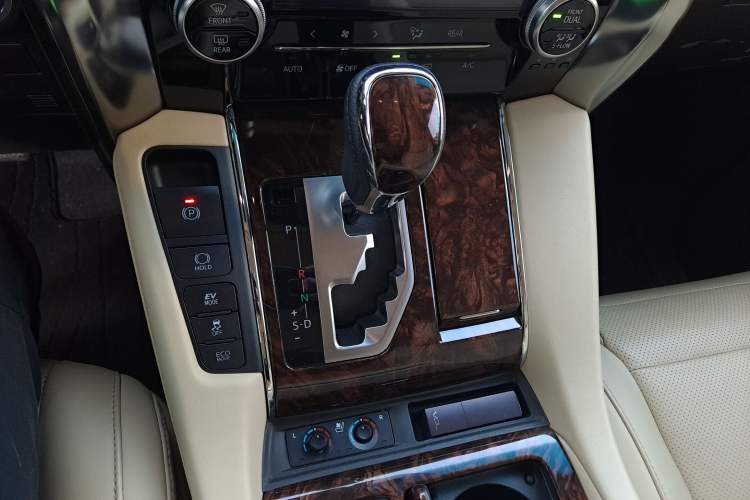 Used Toyota Alphard 2019 Dual-Engine 2.5L Luxury Edition