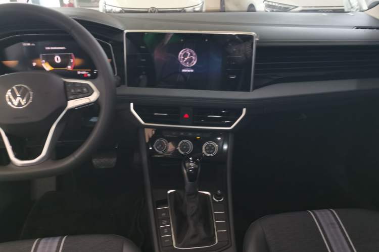 Used Volkswagen Sagitar 2025 300TSI DSG Flyover Edition Audio And AC Panel