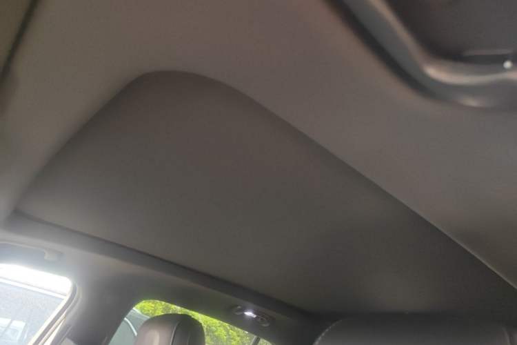 Used Cadillac XT4 2020 28T Two-Wheel-Drive Leading Version Headliner