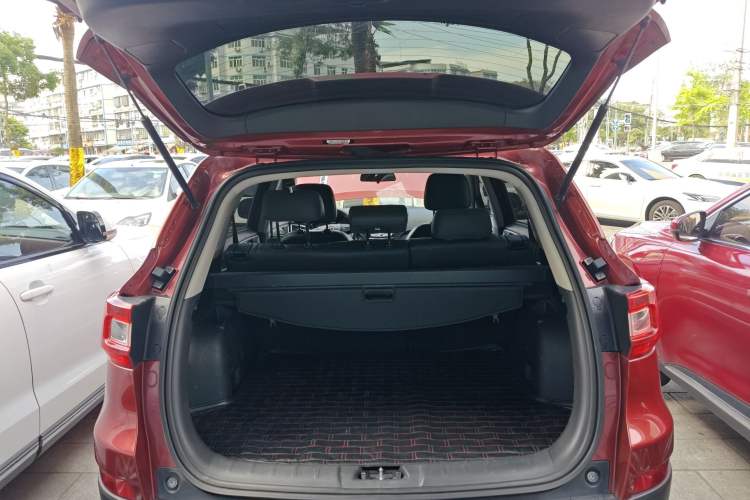 Used CHANGAN CS75 2016 1.8T Automatic Elite Model China V Standard Trunk