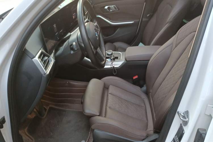 Used BMW i3 2023 eDrive 40 L Midnight Sports Package
