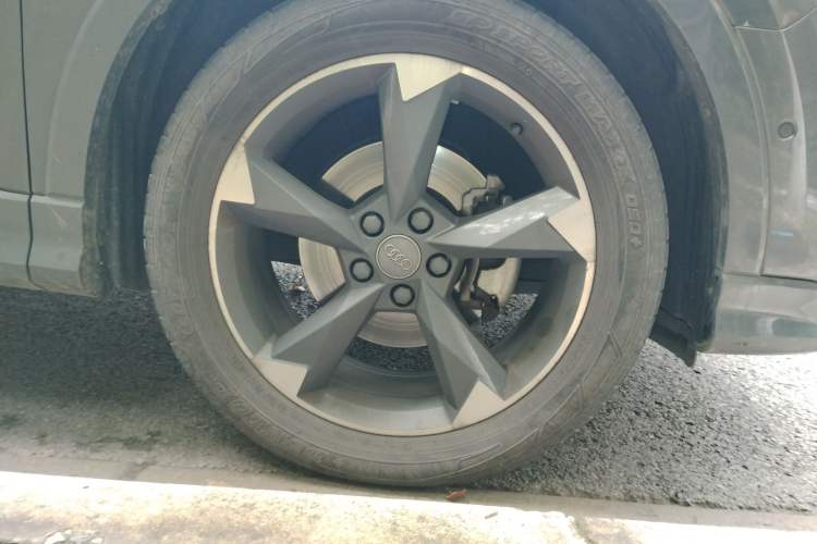 Used Audi Q3 2021 35 TFSI Fashion Dynamic Model Right Front Wheel Hub