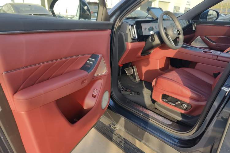 Used Hima AITO M8 2025 Extended-Range Ultra Version 53.4 kWh 5-Seater Edition
