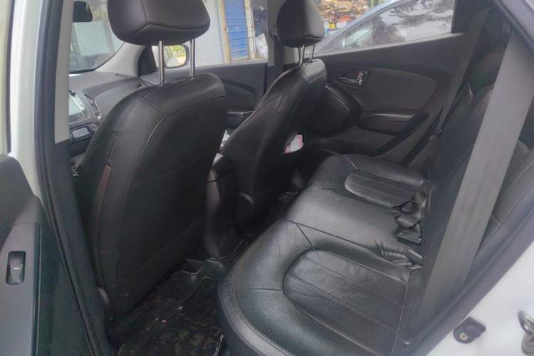 Used Hyundai ix35 2015 2.0L Automatic 2WD Smart Version China V Standard
