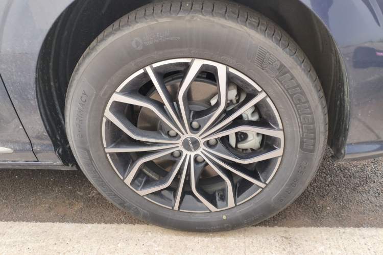 Used Roewe iMAX8 New Energy 2022 Golden Edition Right Front Wheel Hub