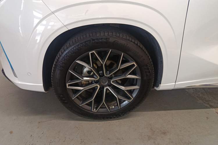 Used CHANGAN OSHAN Z6 New Energy 2022 Blue Whale iDD 150KM Flagship PLUS Smart Parking Edition Left Front Wheel Hub