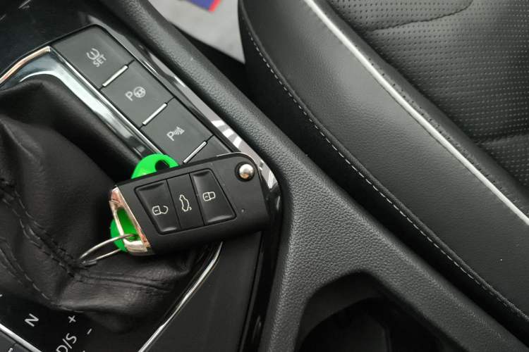 Used Volkswagen Tiguan L 2019 330TSI Automatic Two-Wheel Drive R-Line Flagship Model China VI Standard