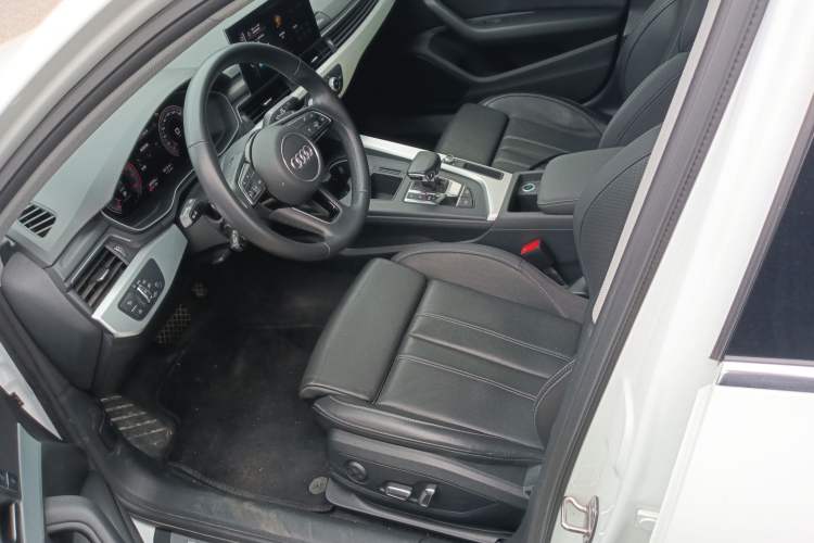 Used Audi A4L 2023 40 TFSI Fashion Dynamic Model
