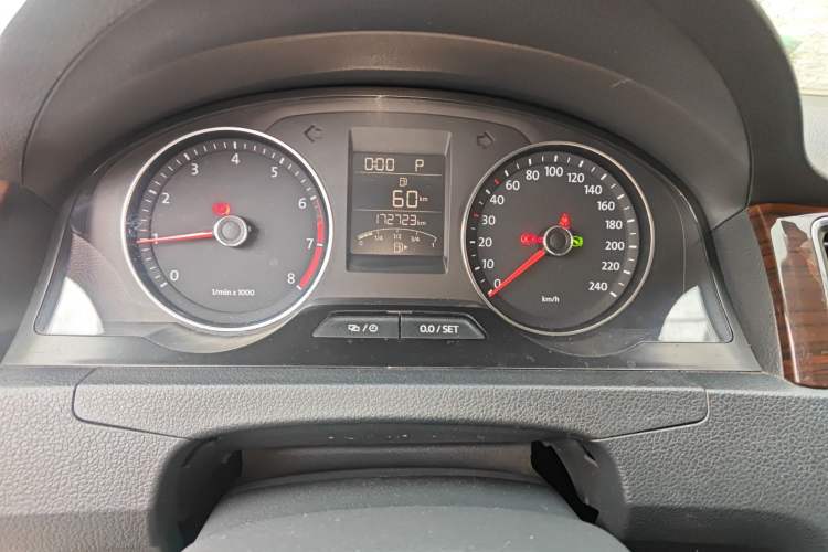 Used Volkswagen Santana 2013 1.6L Automatic Luxury Edition Instrument Cluster