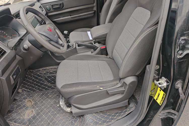 Used Wuling Hongguang PLUS 2020 1.5L Manual Standard Edition 7-Seater
