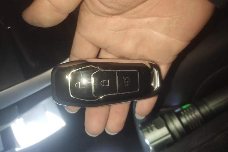 Used Ford Edge 2015 2.0T GTDi 4x4 High-Grade Model Vehicle Key