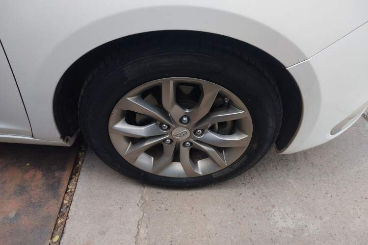 Used Geely Auto Emgrand GL 2017 1.3T Manual Elite Model Right Front Wheel Hub