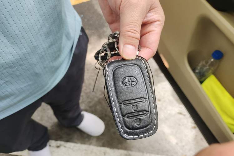 Used Toyota Highlander 2018 2.0T Four-Wheel Drive Luxury Version 7 Seats China VI Standard