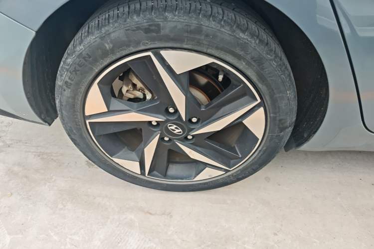 Used Hyundai Elantra 2021 1.5L CVT LUX Prestige Edition Right Rear Wheel Hub