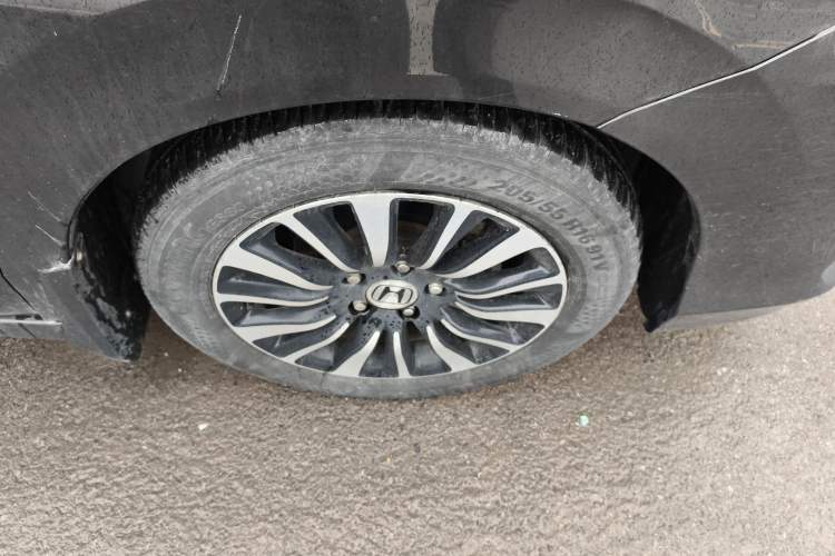 Used Honda Crider 2013 1.8L automatic luxury edition
