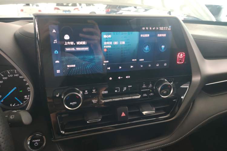 Used Toyota Highlander 2023 2.5L Smart Electric Hybrid Dual-Engine Four-Wheel Drive Prestige Version – 7 Seats Audio And AC Panel