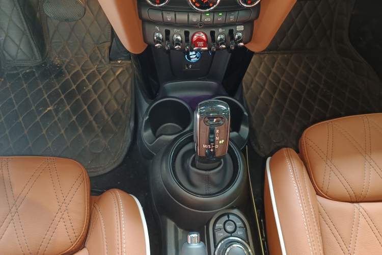 Used MINI MINI 2022 Updated 2.0T COOPER S Classic Edition Five-Door Version