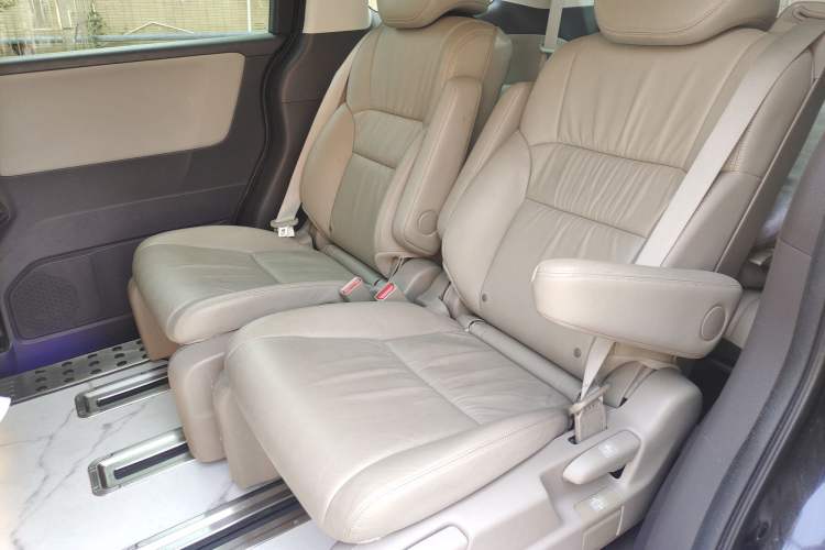 Used Honda Odyssey 2015 Revised 2.4L Luxury Edition