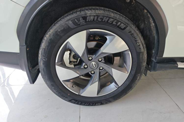 Used GAC Trumpchi GS8 2020 GS8S 390T Two-Wheel Drive Luxury Smart Connectivity Version Right Rear Wheel Hub