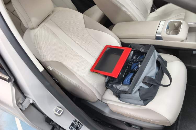 Used MG ES5 2025 525max Rear-Drive Intelligent Driving Version Right Front Seat