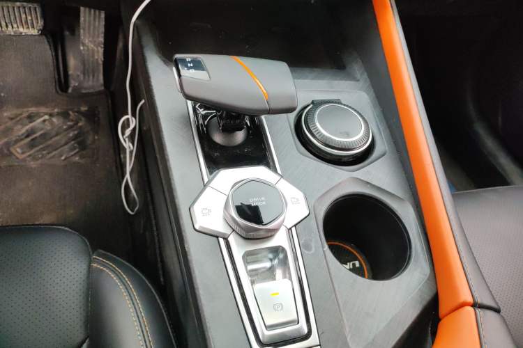 Used Changan UNI-V 2022 1.5T Prestige Version