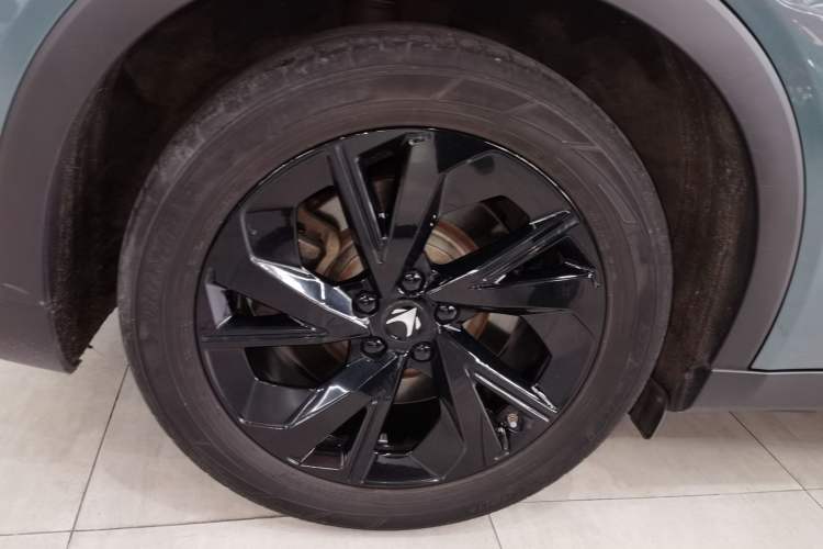 Used ARCFOX Alpha S 2023 735E+ Forest Edition 160kW Right Rear Wheel Hub