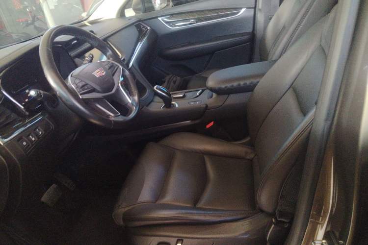 Used Cadillac XT5 2016 25T Luxury Model
