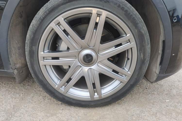 Used Tesla Model Y 2023 Long-Range All-Wheel-Drive Version