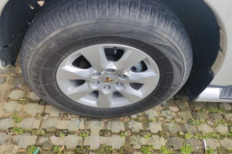 Used Mitsubishi Pajero 2020 3.0L Automatic Standard Edition Left Front Wheel Hub