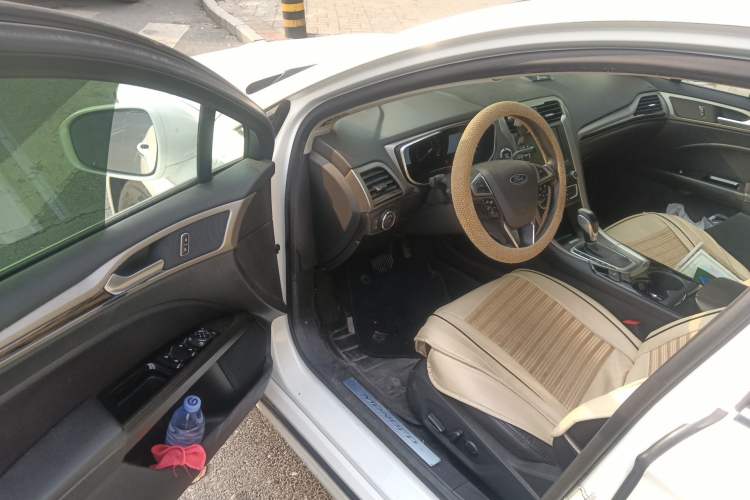 Used Ford Mondeo 2013 2.0L GTDi 200 Luxury Model Driver Seat