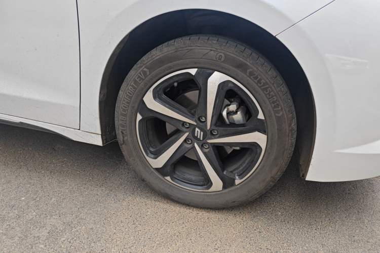 Used JMEV Yichi 05 2025 Yichchi 05 Smart Enjoyment Edition Right Front Wheel Hub