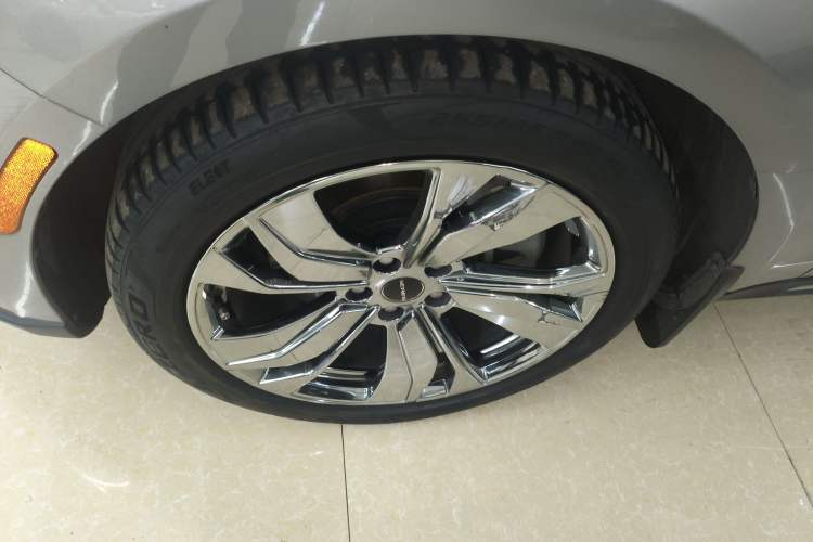 Used SERES SF5 2021 Huawei Smart Selection Four-Wheel Drive Edition Left Front Wheel Hub
