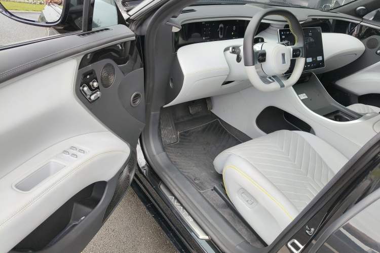 Used Avatr 11 2024 630 Rear-Wheel Drive Edition with Three Lasers Driver Seat