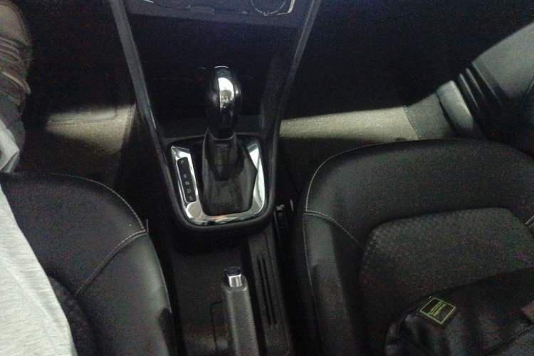 Used Volkswagen Santana 2015 Haval H6 1.6L Automatic Comfort Model