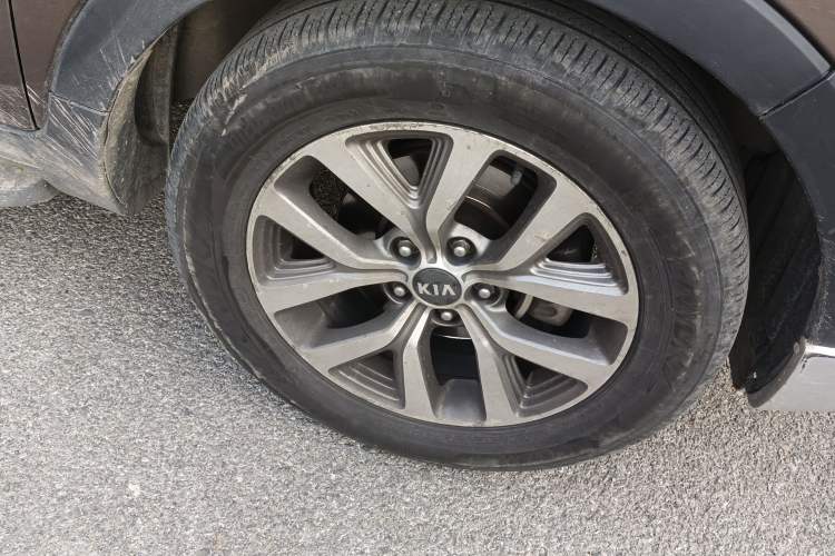 Used Kia Sportage R 2015 2.0L Automatic Two-Wheel Drive GLS Right Front Wheel Hub