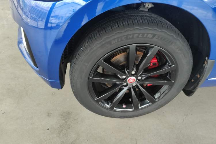 Used Jaguar F-PACE 2016 3.0 SC Four-Wheel Drive S High-Performance Edition Left Front Wheel Hub