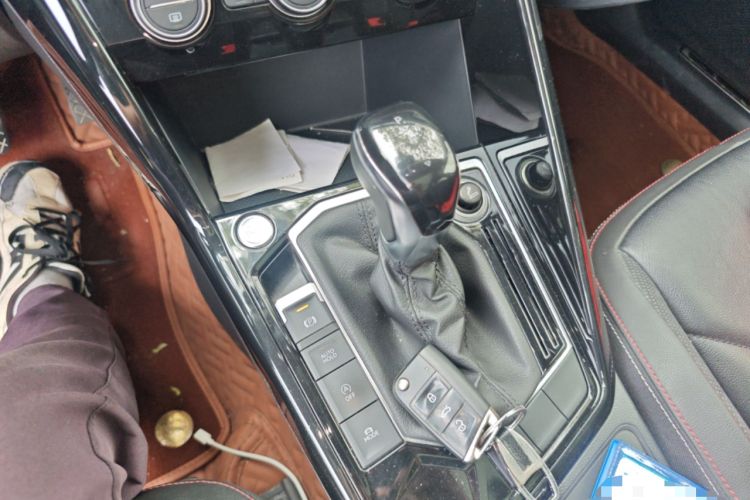 Used Volkswagen Tayron 2019 330TSI Two-Wheel Drive Luxury Model China VI Standard Gear Lever