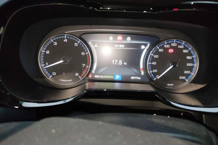 Used GAC Trumpchi GS7 2017 280T Two-Wheel Drive Luxury Model
