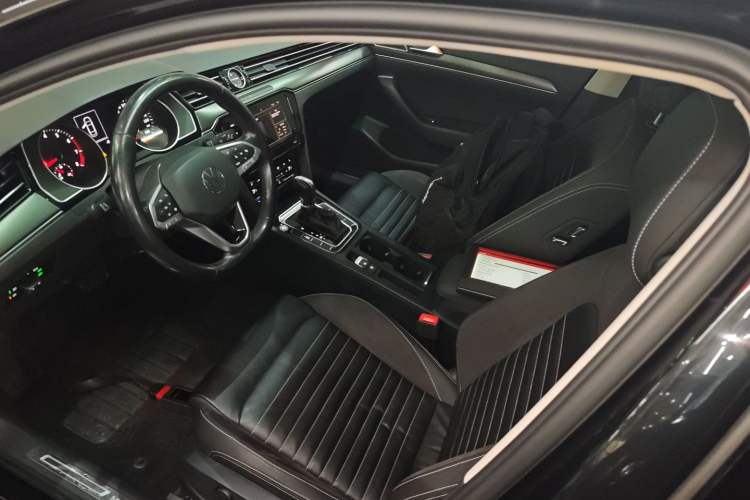 Used Volkswagen Magotan 2020 330TSI DSG Luxury Edition Left Front Seat