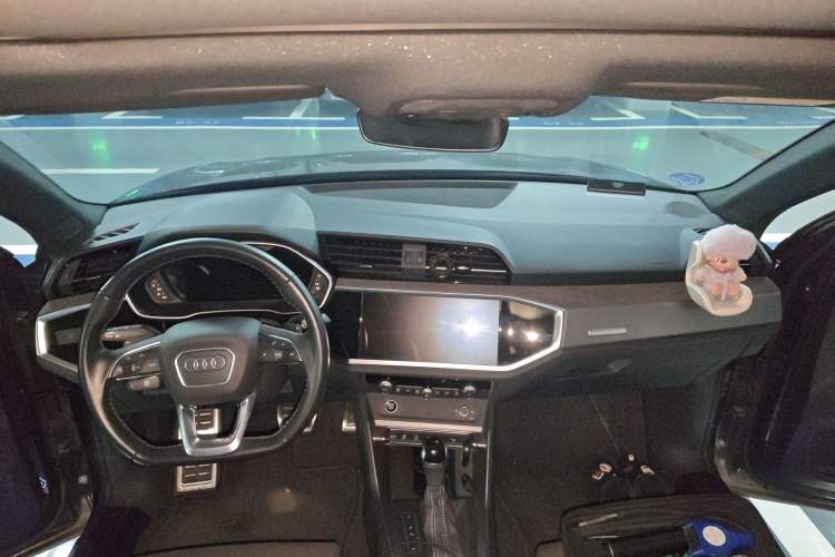 Used Audi Q3 2022 40 TFSI Fashion Dynamic Model