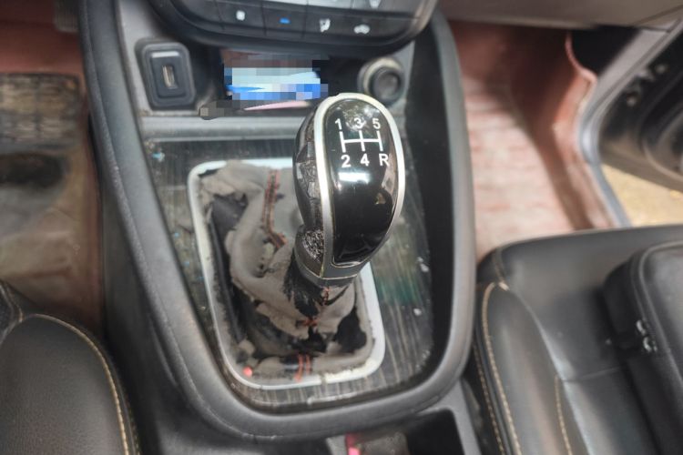 Used SWM X7 2016 1.5T Manual Luxury Edition 7 Seats Gear Lever