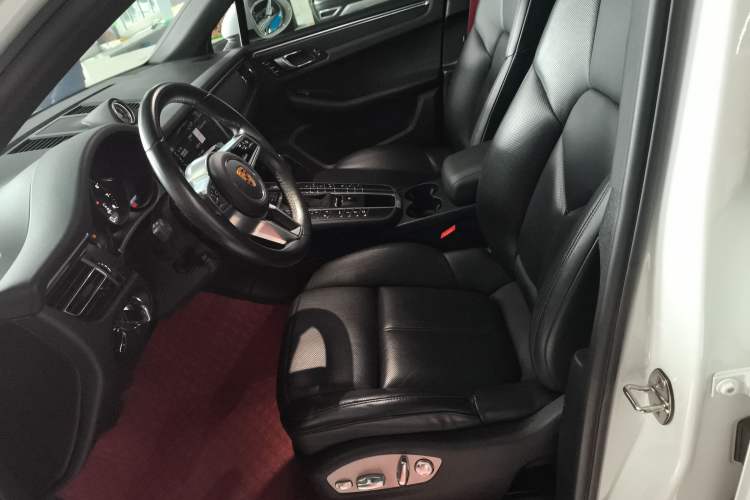 Used Porsche Macan 2021 Macan 2.0T Left Front Seat