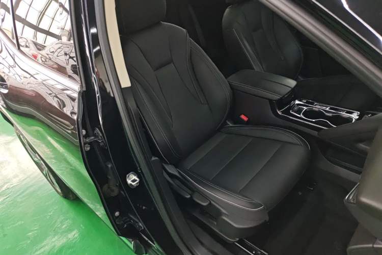 Used Buick Envision 2022 Encore S 552T Two-Wheel-Drive Luxury Model