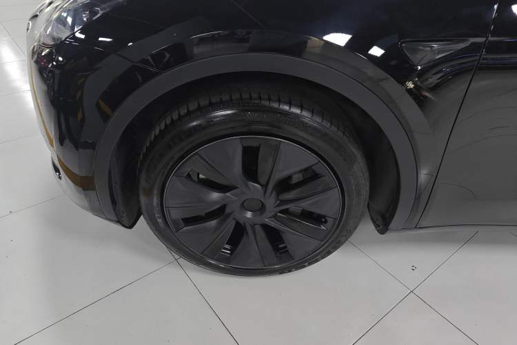 Used Tesla Model Y 2023 Rear-Wheel-Drive Version Left Front Wheel Hub