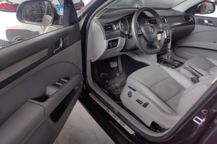 Used Skoda Superb 2013 1.8TSI Automatic Yashi Edition Interior 3